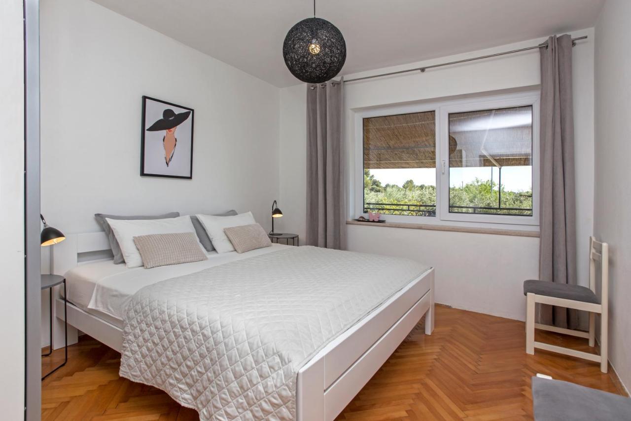 "Andrija" Apartmen'S Баньоле Екстериор снимка