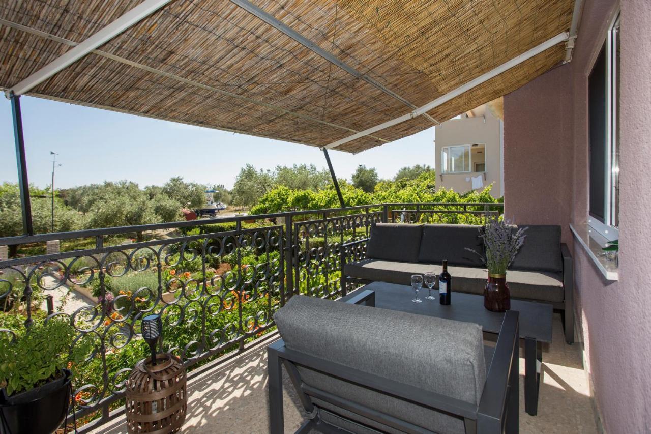"Andrija" Apartmen'S Баньоле Екстериор снимка
