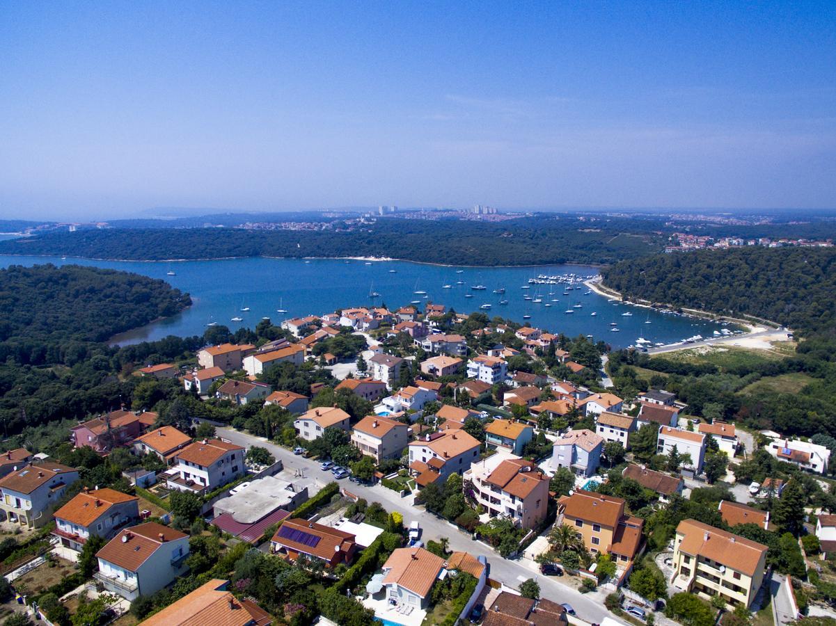 "Andrija" Apartmen'S Баньоле Екстериор снимка