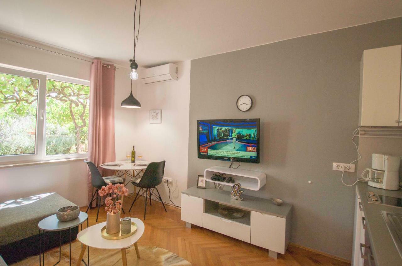 "Andrija" Apartmen'S Баньоле Екстериор снимка